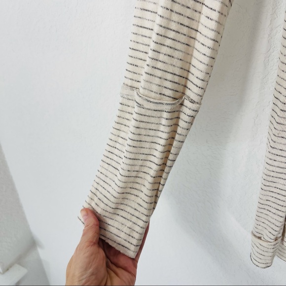 Knox Rose ivory striped long sleeve tunic top - Picture 2 of 11